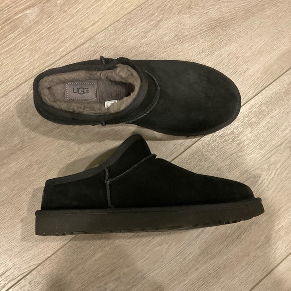 UGG Classic Slipper Black Slip On Size 11 NWOT - Picture 2 of 12